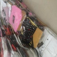 大量出售衣服3.4塊錢批發(fā)價