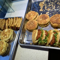 曹狀元燒餅店開業(yè)大酬賓